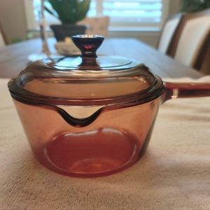 1 Liter Vision Amber Saucepan W Spout & Lid. Vintage Corning Ware.